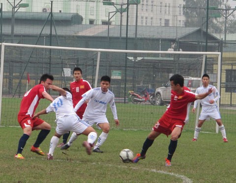 U.19 Việt Nam (đỏ) đã có một trận đấu dễ dàng
