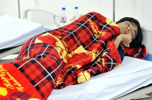 Các cầu thủ SHB Đà Nẵng vẫn ở lại bệnh viện để bác sĩ theo dõi tình trạng sức khỏe