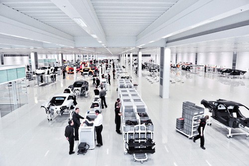 Xưởng sản xuất siêu xe của McLaren rất hiện đại