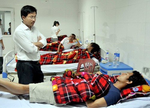 Các cầu thủ SHB Đà Nẵng vẫn ở lại bệnh viện để bác sĩ theo dõi tình trạng sức khỏe