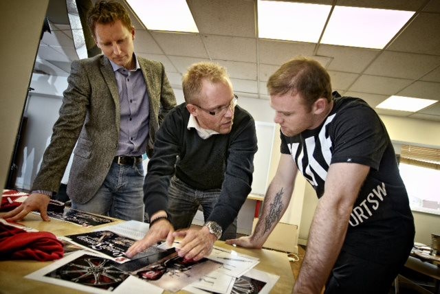 Rooney tham gia thiết kễ mẫu xe cho quỹ KidsAid