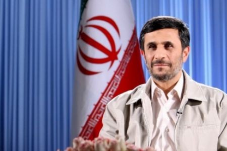 Tổng thống Mahmoud Ahmadinejad cần thận trọng với các mối de dọa từ bên ngoài