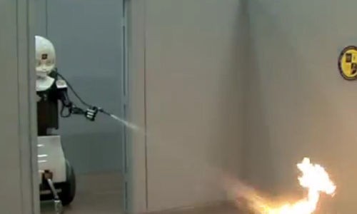 Robot cứu hỏa Octavia của Hải quân Mỹ