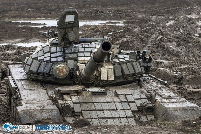Xe tăng T-72 được chế tạo đơn giản nhưng lại có độ tin cậy cao, được thiết kế và sản xuất bởi Tập đoàn Tajik dựa trên cơ sở kỹ thuật của xe tăng T-34.