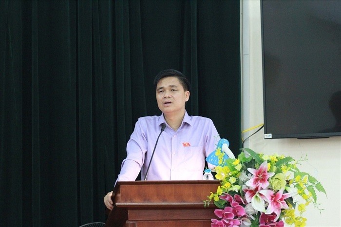 Đại biểu Quốc hội, Phó Chủ tịch Tổng Liên đoàn Lao động Việt Nam, Ngọ Duy Hiểu trả lời về việc giáo viên hợp đồng (Ảnh:P.Đ)