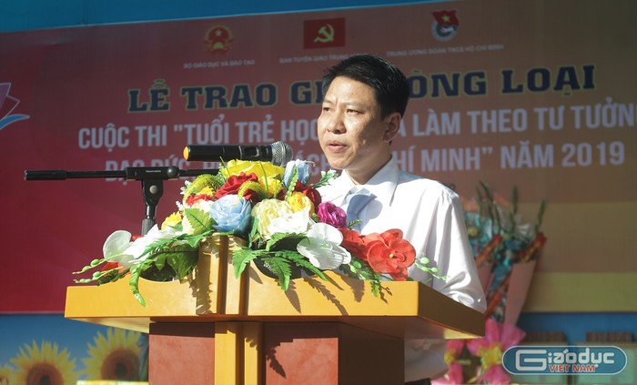 Ông Nguyễn Xuân An Việt, đại diện Ban tổ chức, phát biểu tại lễ trao giải (Ảnh:V.N)