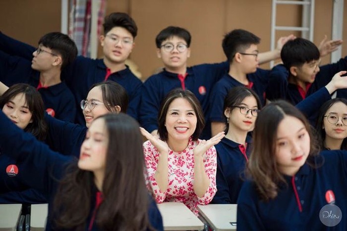 Cô Phạm Thái Lê đề xuất cắt giảm chương trình học và không kéo dài lịch học sang tháng 7 (Ảnh:NVCC)