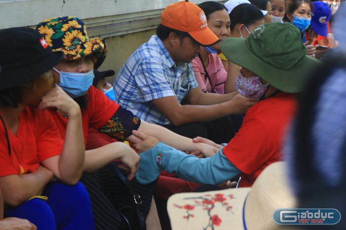 Sự mệt mỏi của các thầy cô hợp đồng tại Hà Nội (Ảnh: Đức Minh)