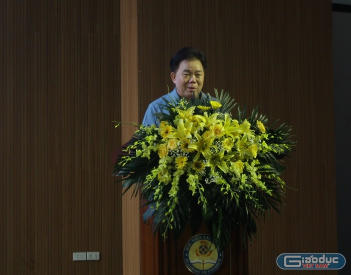 Phó giáo sư Nguyễn Trọng Cơ phát biểu khai mạc Hội thi (Ảnh: Khánh Vy)