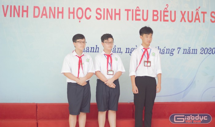 Ba học sinh đạt giải Quốc tế (Ảnh: Đức Minh)