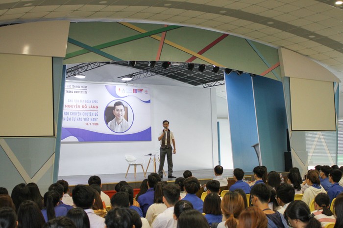 Đại học Tôn Đức Thắng thường xuyên mời các diễn giả, người nổi tiếng truyền cảm hứng cho sinh viên (Ảnh:tdtu.edu.vn)