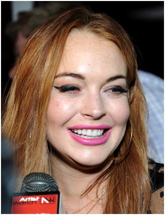 Viền môi quá rõ khiến Lindsay Lohan giống như một "tên hề".