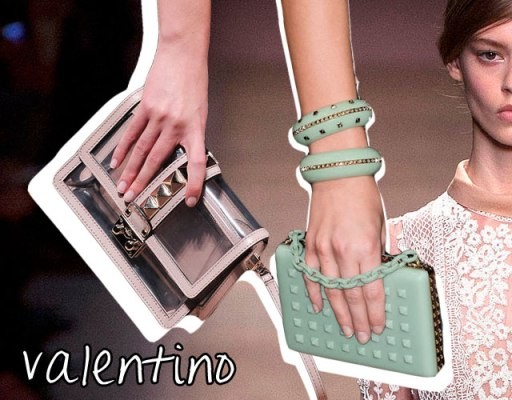 Nữ tính với những chiếc túi nhã nhặn của Valentino.