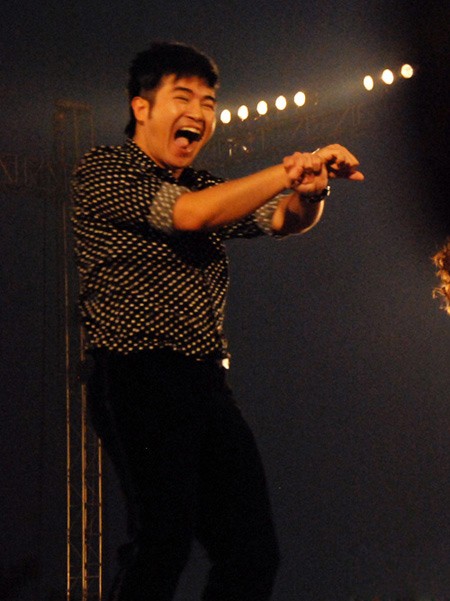 Minh Quân vừa ngáp vừa nhảy Gangnam Style