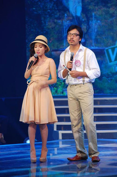 Trong những lần xuất hiện trước công chúng, Phương Linh thường chọn giày Louboutin để tạo điểm nhấn sang trọng, nổi bật cho trang phục của mình.