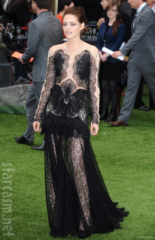 Kristen Stewart lột xác hoàn toàn trên thảm đỏ thời trang năm nay