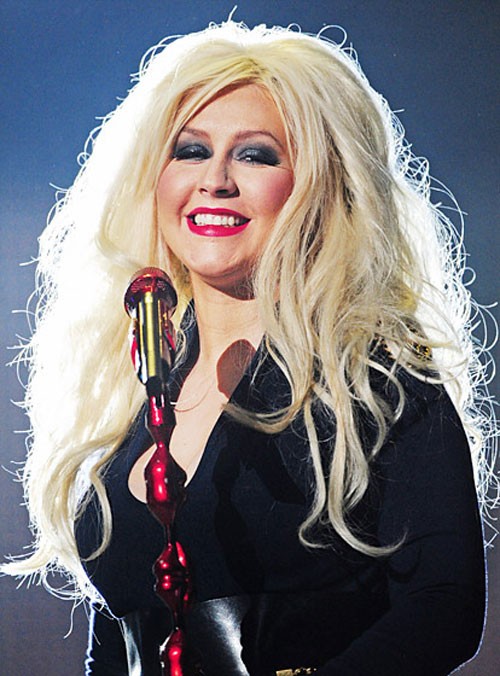 Nữ giảm khảo The Voice Mỹ khi tham dự buổi hoà nhạc Michael Forever ở Cardiff, Wales.