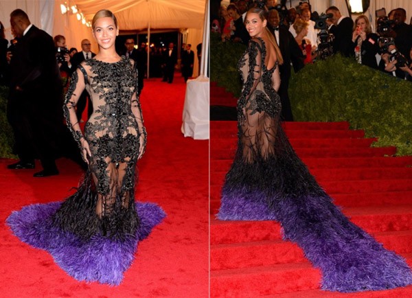 Beyonce diêm dúa và quê mùa cực độ với thiết kế lòe xòe bất hủ của mình