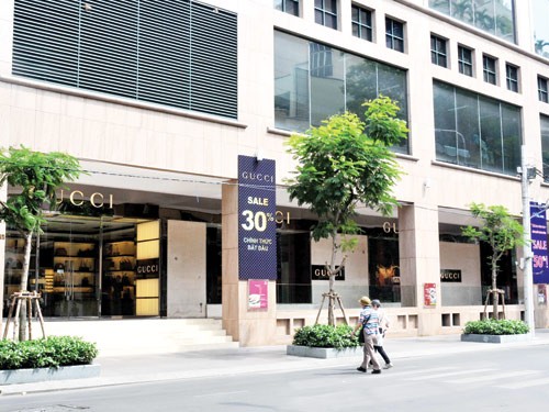 Gần đây, hai cửa hàng lớn duy nhất của Gucci quốc tế được ủy quyền cho Milano- Vina tại TP.HCM và Hà Nội bán hàng kém chất lượng