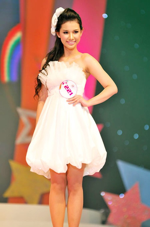 Hình ảnh Quỳnh Chi tham gia cuộc thi Miss teen 2009