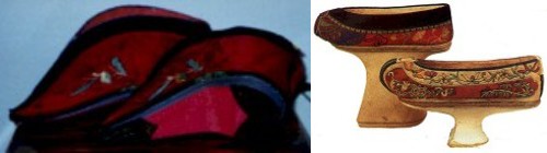 Đôi giày sen màu đỏ mũi nhọn sâu được làm bằng lụa trang trí văn hoa. Đây là loại giày cuối thế kỷ 19, chiều dài 5 ½ inch (bên trái). Và đôi giày của người phụ nữ Mãn Châu thế kỷ 19 Trung Quốc. Giày này của phụ nữ quý tộc để đi bộ (bên phải)