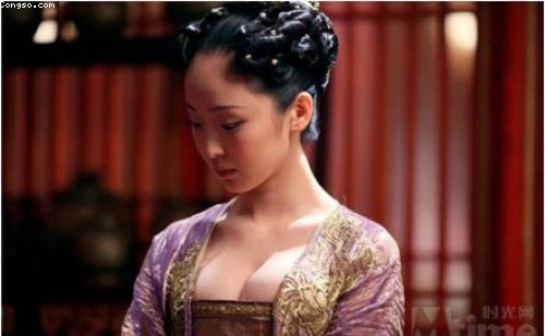 Rất nhiều người đẹp Hoa ngữ gây nóng mắt vì ngực khủng trên phim, trong những trang phục cổ xưa