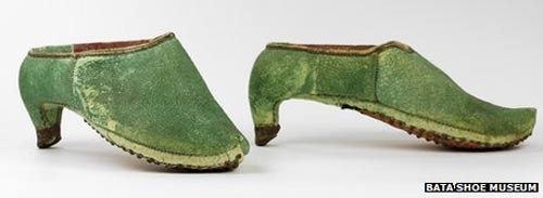 Giày của người Persia hồi thế kỷ 17.