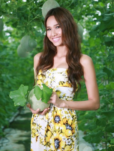 Dương Mỹ Linh - Hoa hậu Việt Nam qua ảnh năm 2006