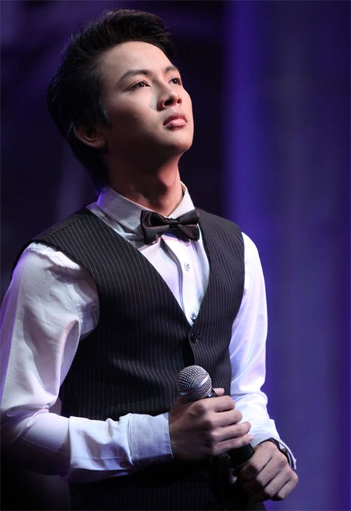 Ca sỹ trẻ Hoài Lâm, quán quân của Gương mặt thân quen 2014.
