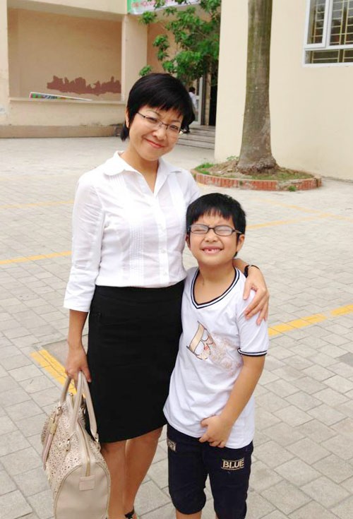 MC Thảo Vân hạnh phúc giản dị với con trai