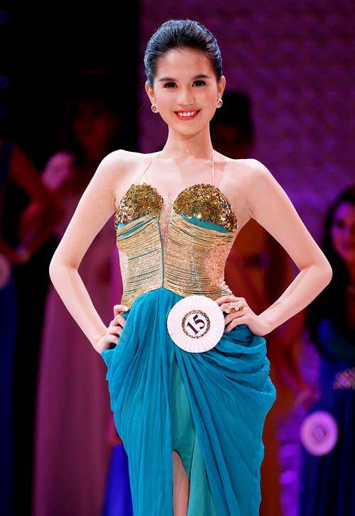 Tên của Ngọc Trinh bất ngờ xuất hiện trên trang Wikipedia của cuộc thi Hoa hậu quốc tế 2014