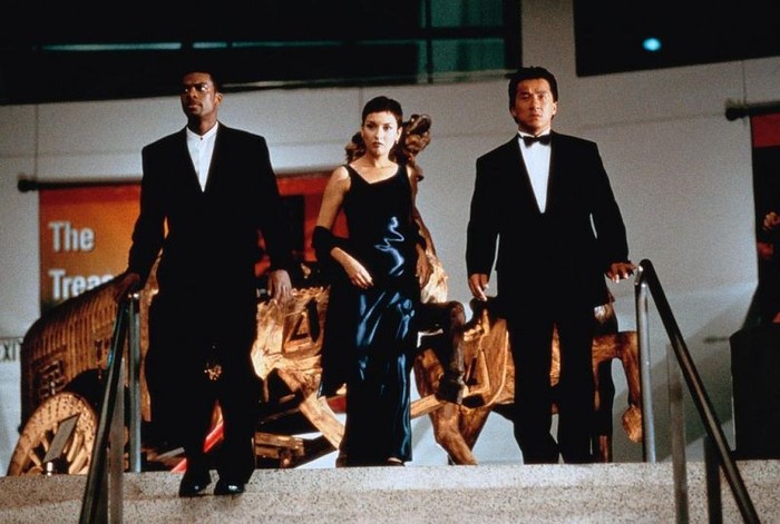 Nữ diễn viên trong phim “Rush Hour” (giờ cao điểm) bên cạnh ngôi sao võ thuật Thành Long và nam diễn viên Chris Tucker.