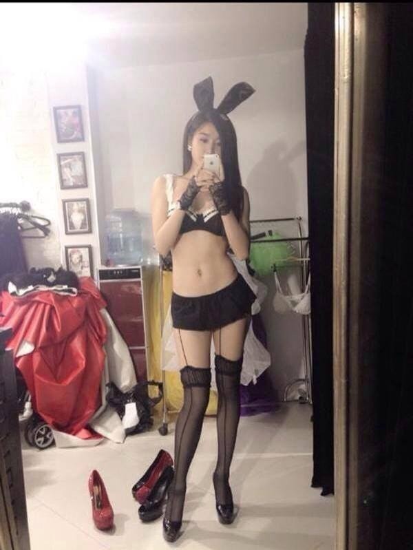 Những tấm ảnh sexy được cho là của Á hậu 1 Huyền My được lan truyền tốc độ chóng mặt trên mạng xã hội.