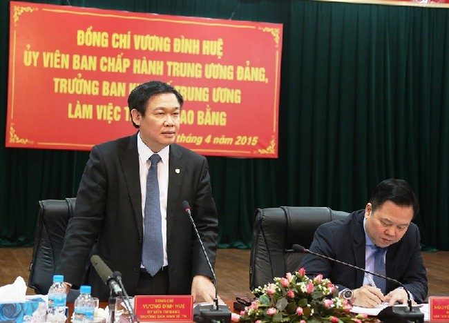 Trưởng Ban Kinh tế Trung ương Vương Đình Huệ đánh giá cao nỗ lực phát triển kinh tế - xã hội của tỉnh Cao Bằng và Lạng Sơn trong thời gian qua.