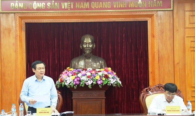 Trưởng Ban Kinh tế Trung ương Vương Đình Huệ dẫn đầu Đoàn công tác Ban Kinh tế Trung ương làm việc với tỉnh ủy Cao Bằng và Lạng Sơn về tình hình phát triển kinh tế - xã hội.