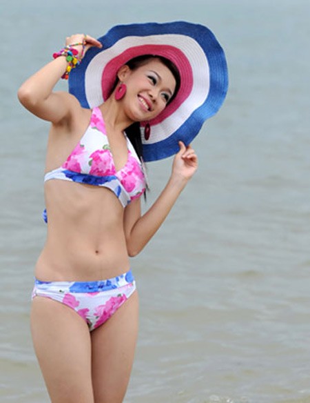 Hình ảnh Trương Tùng Lan tại cuộc thi Hoa hậu Việt Nam 2010.