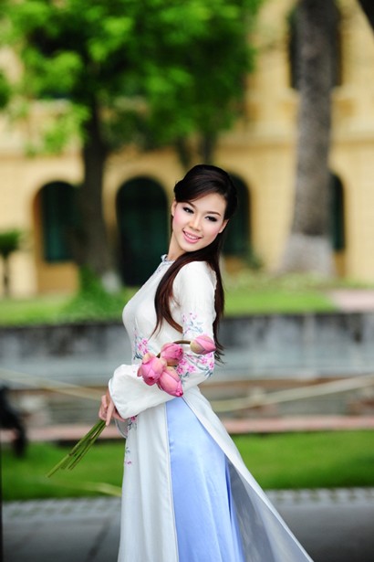 Vẻ đẹp trong sáng của Tùng Lan. Tại cuộc thi Hoa hậu VN 2010, Tùng Lan lọt vài Top 10.