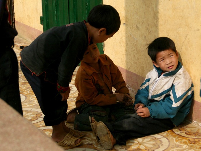 Cái nheo mắt hồn nhiên của một học sinh cấp 2 trường tiểu học Nậm Mười - Yên Bái.