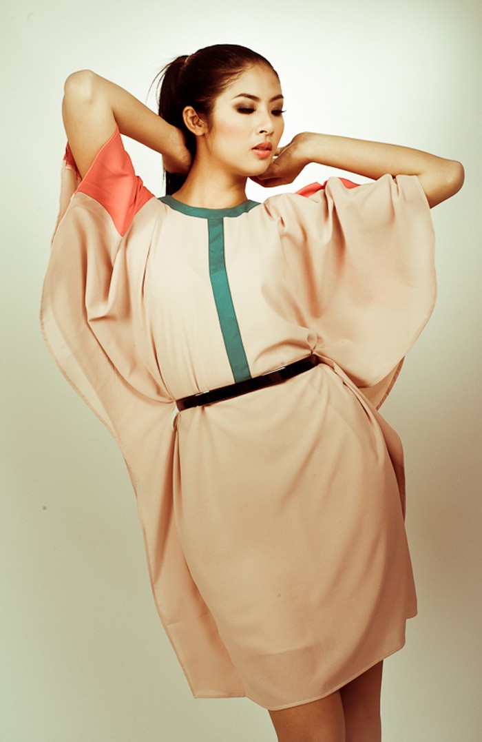 Ngọc Hân cho biết, Tuần lễ Thời trang Việt Nam Xuân hè 2012 là chương trình được xem như “thánh đường” của các nhà thiết kế chuyên nghiệp, do vậy cô rất lo lắng.