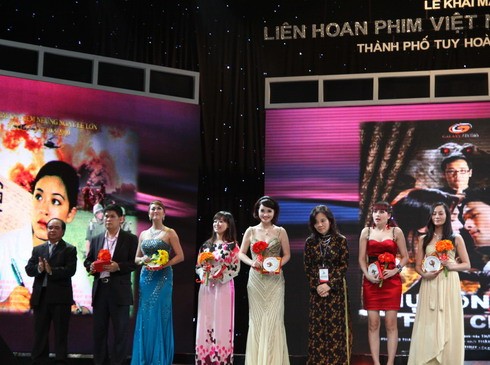 Liên hoan phim VN lần thứ 17 là 1 trong những sự kiện được đưa vào danh sách bình chọn sự kiện nổi bật 2011 của Bộ VHTTDL..
