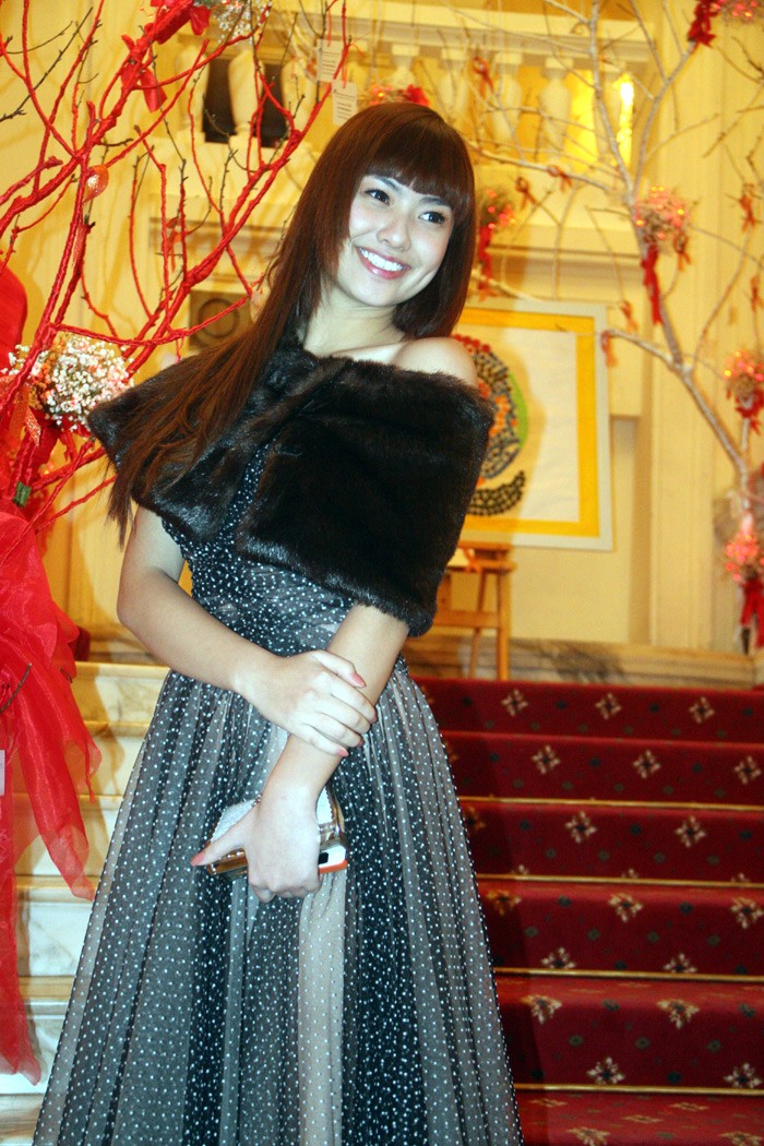 Hồng Quế từng cho biết có thể năm nay cô sẽ thi Hoa hậu Việt Nam 2012. >> Quốc Trung nghẹn ngào trước mặt Thanh Lam