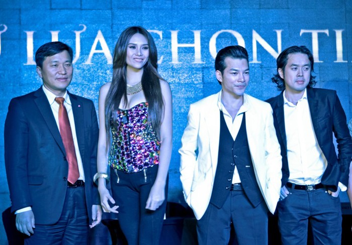 Tham dự sự kiện còn có Trần Bảo Sơn, người mẫu Hoàng Yến (thứ 2, 3 từ phải sang)