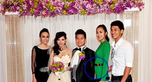Tăng Thanh Hà và bạn trai xuất hiện trong đám cưới Quỳnh Chi