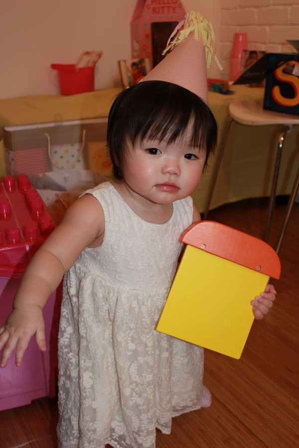 Ngày 8/4, nàng Ngọc Diệp của 'Bỗng dưng muốn khóc' tổ chức buổi tiệc sinh nhật mừng con gái tròn 1 tuổi tại Canada.