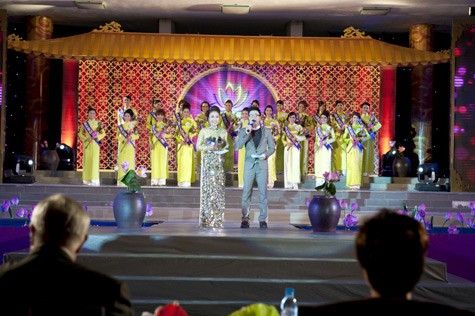 Chung kết chương trình rất chuyên nghiệp, với sự dẫn dẵn của 2 MC có tiếng Lê Anh và Ốc Thanh Vân.