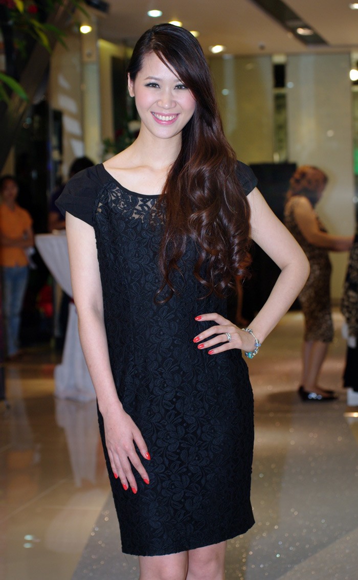 Hoa hậu Dương Thùy Linh tham gia sự kiện với tư cách MC.