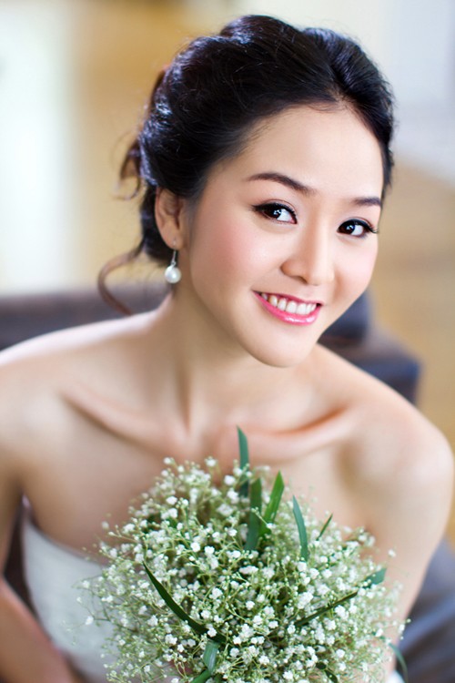 Người đẹp top 5 Hoa hậu Thế giới người Việt 2010 sẽ lên xe hoa vào ngày 19/5 cùng doanh nhân Quang Trung sau 2 năm yêu nhau.