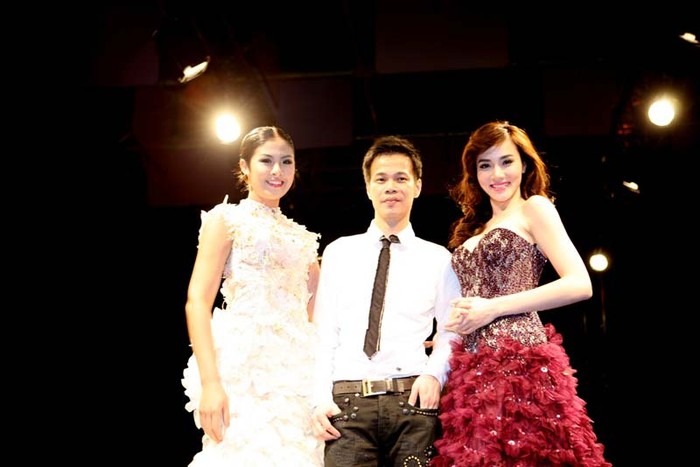 Trang Nhung, Ngọc Hân là 2 người mẫu được NTK Hoàng Hải tin tưởng giao trình diễn BST của mình.