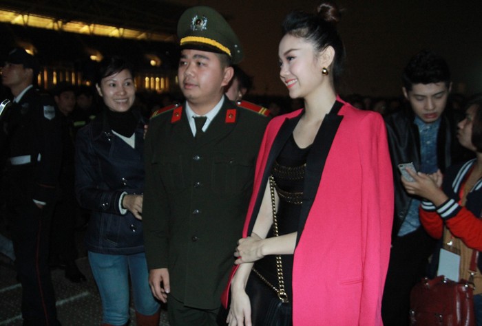 Minh Hằng là tâm điểm sự chú ý của nhiều người, khi có mặt xem -KPop tối 29/11.