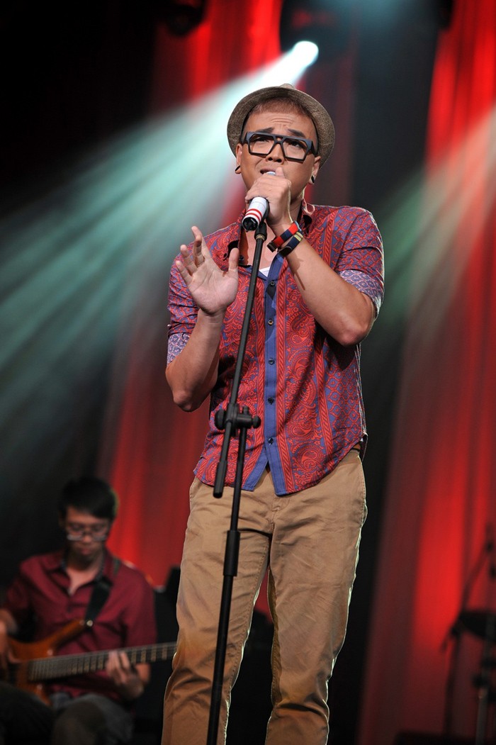 Nhạc sĩ Toàn Thắng tiếp tục chương trình với ca khúc “Chạy mưa” do chính anh sáng tác, được trình bày bởi chàng ca sĩ đến từ Giọng hát Việt Dũng Hà, do Thanh Tâm phối khí.